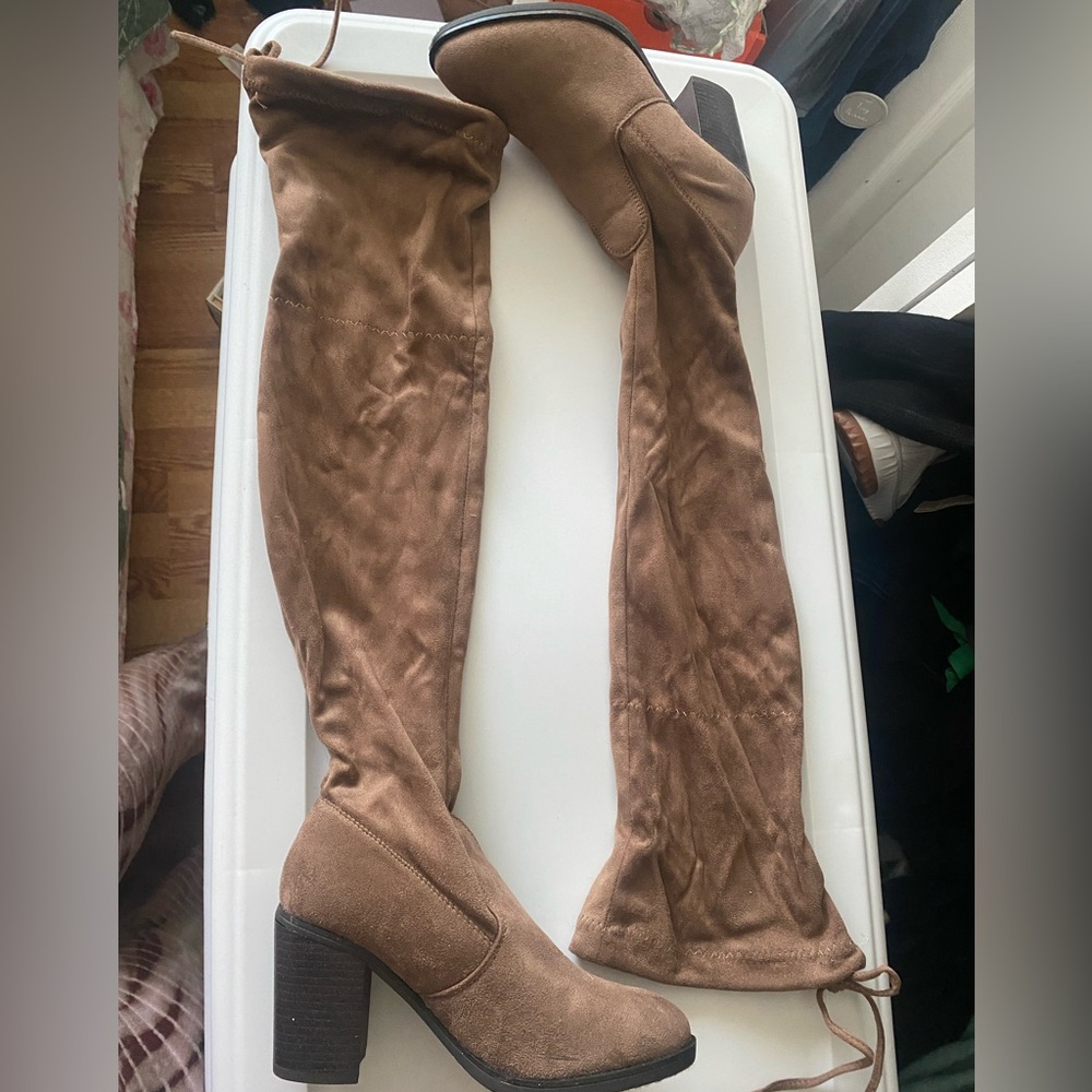 Brown heel boots